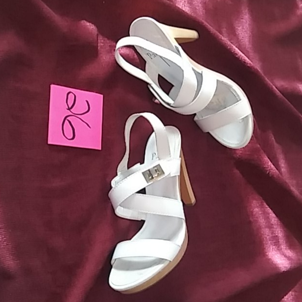 Heels - Picture 3 of 4